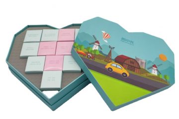 heart shaped gift box