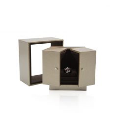 Gift box with clear transparent lid and solid colored base Customized Jewelry box | Hug Packaging